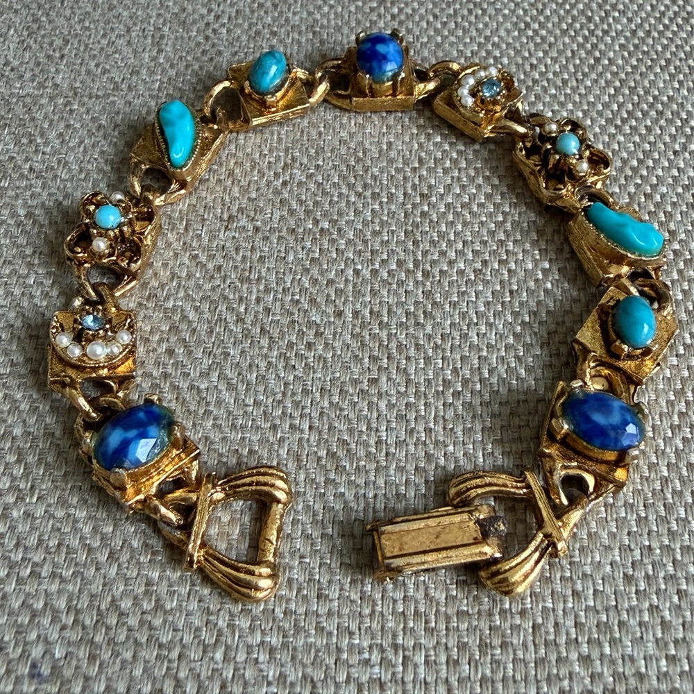 Vintage LJM Laurentian JEWELRY MFG Blue Charm Link Bracelet